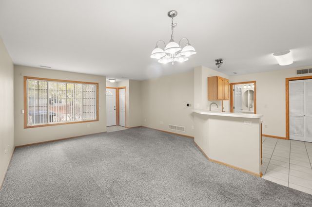 3799 Village Run Drive 511, Des Moines, IA 50317