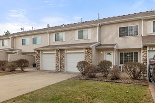 3799 Village Run Drive 511, Des Moines, IA 50317