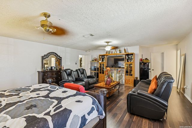 8151 Arrowhead Pool, San Antonio, TX 78254