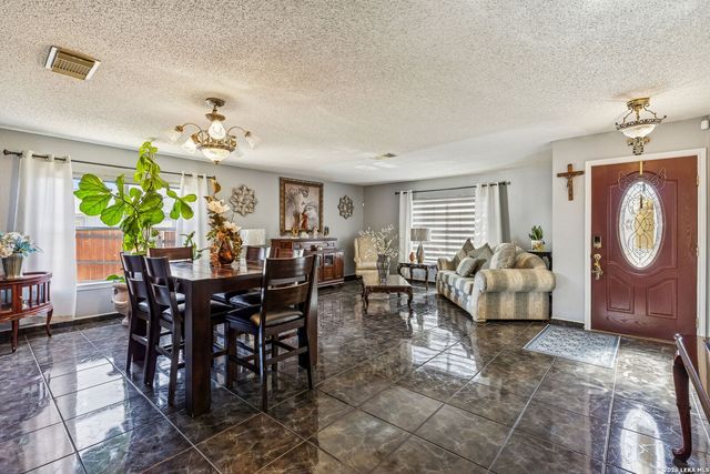8151 Arrowhead Pool, San Antonio, TX 78254