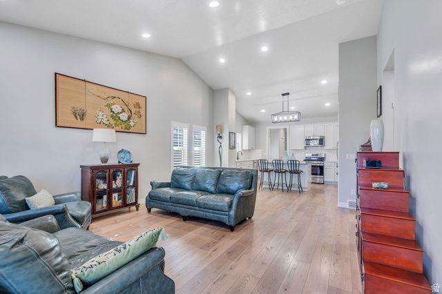 6447 W ARRANMORE DR, South Jordan, UT 84009