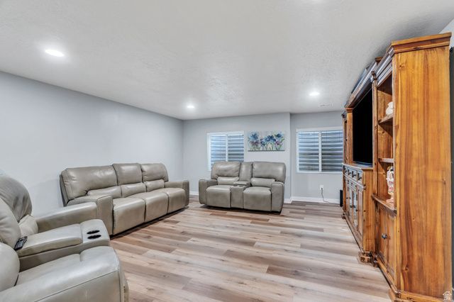 6447 W ARRANMORE DR, South Jordan, UT 84009