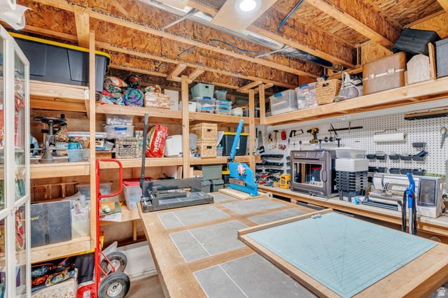 6447 W ARRANMORE DR, South Jordan, UT 84009