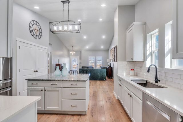 6447 W ARRANMORE DR, South Jordan, UT 84009