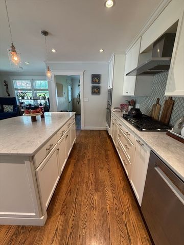 17 Cardinal St 17, Winchester, MA 01890