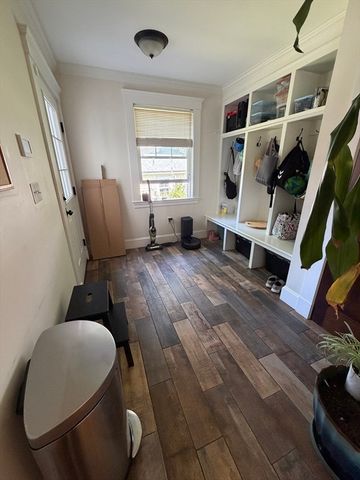 17 Cardinal St 17, Winchester, MA 01890