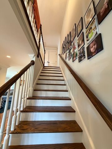 17 Cardinal St 17, Winchester, MA 01890