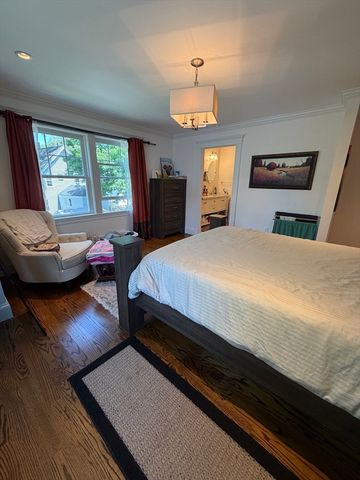 17 Cardinal St 17, Winchester, MA 01890