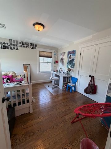 17 Cardinal St 17, Winchester, MA 01890