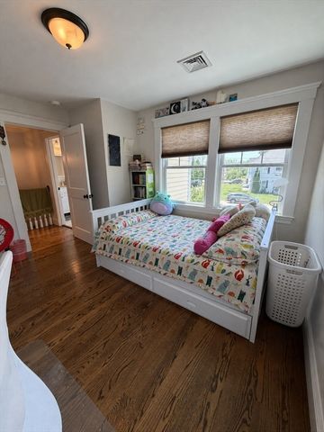 17 Cardinal St 17, Winchester, MA 01890