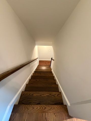 17 Cardinal St 17, Winchester, MA 01890