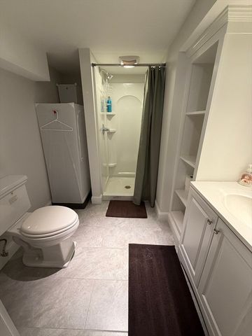 17 Cardinal St 17, Winchester, MA 01890
