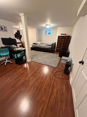 17 Cardinal St 17, Winchester, MA 01890