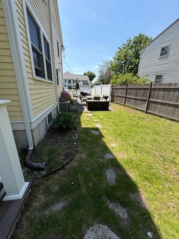 17 Cardinal St 17, Winchester, MA 01890