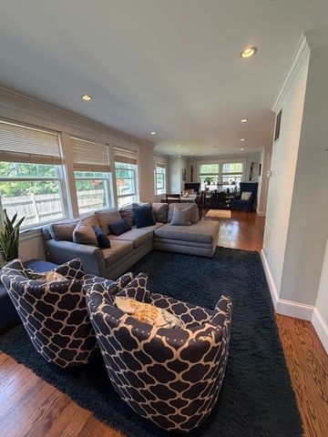 17 Cardinal St 17, Winchester, MA 01890