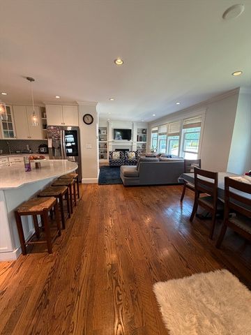 17 Cardinal St 17, Winchester, MA 01890