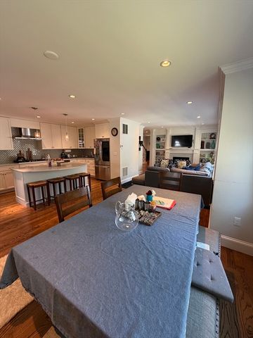 17 Cardinal St 17, Winchester, MA 01890