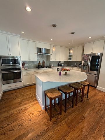 17 Cardinal St 17, Winchester, MA 01890