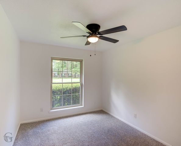 8401 Dogwood Trail, Haughton, LA 71037
