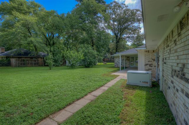 8401 Dogwood Trail, Haughton, LA 71037