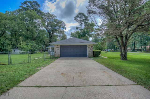 8401 Dogwood Trail, Haughton, LA 71037