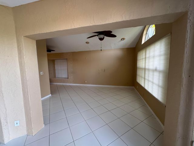 6113 Greenspointe Drive 10, Boynton Beach, FL 33437