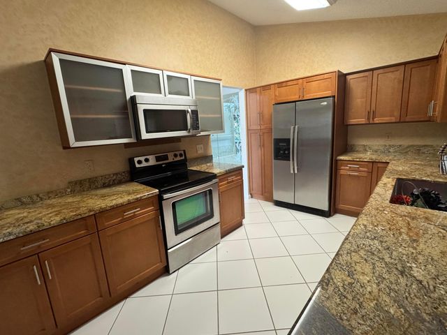 6113 Greenspointe Drive 10, Boynton Beach, FL 33437