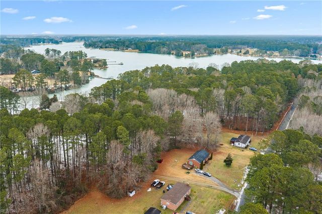 301 Osprey RD, Cardinal, VA 23025