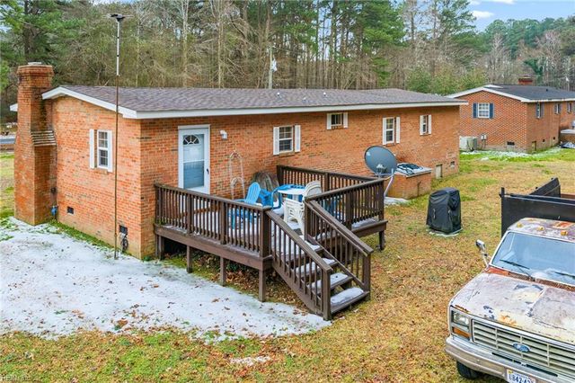 301 Osprey RD, Cardinal, VA 23025