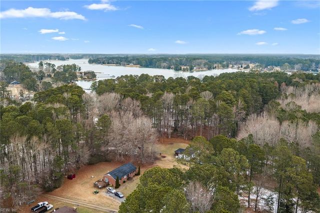 301 Osprey RD, Cardinal, VA 23025