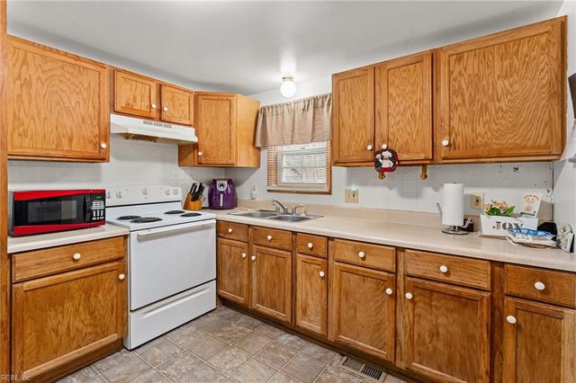 301 Osprey RD, Cardinal, VA 23025