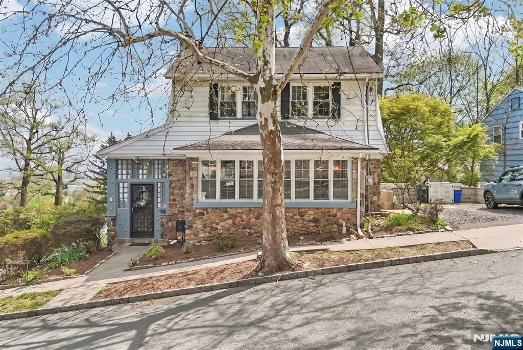 16 Jones Place, West Orange, NJ 07052