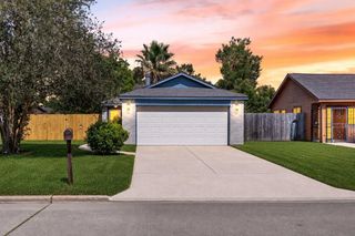 8618 Van Hut Lane, Houston, TX 77044