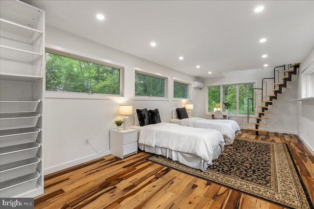 420 MT LUCAS RD, Princeton, NJ 08540