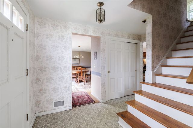 92 Hillary Lane, Penfield, NY 14526