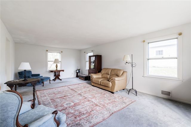 92 Hillary Lane, Penfield, NY 14526