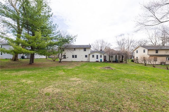 92 Hillary Lane, Penfield, NY 14526