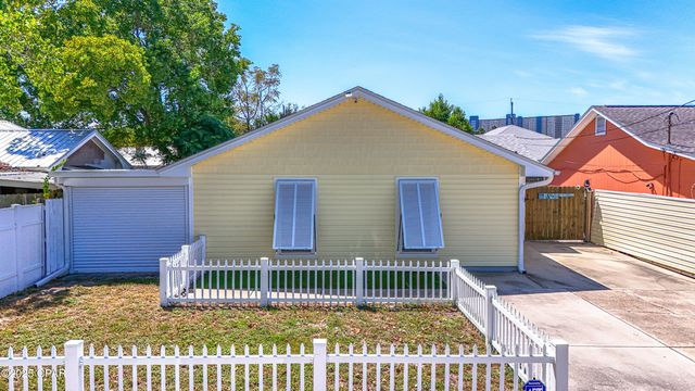 123 Oleander Circle, Panama City Beach, FL 32413