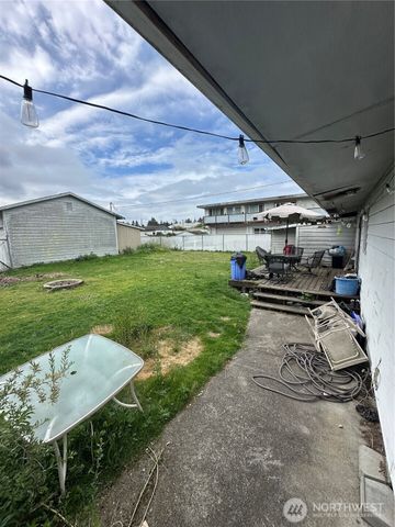 6712 27th Street W, University Place, WA 98466