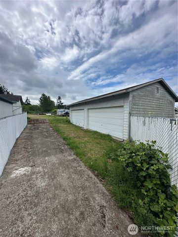 6712 27th Street W, University Place, WA 98466
