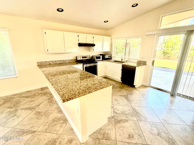 3527 E KRISTAL Way, Phoenix, AZ 85050