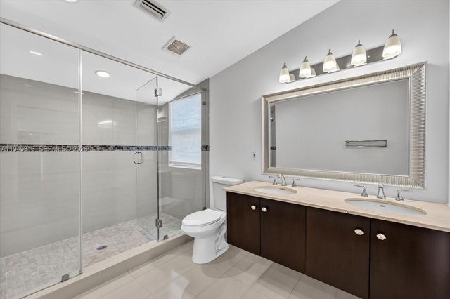 6735 SW 51st St, Miami, FL 33155