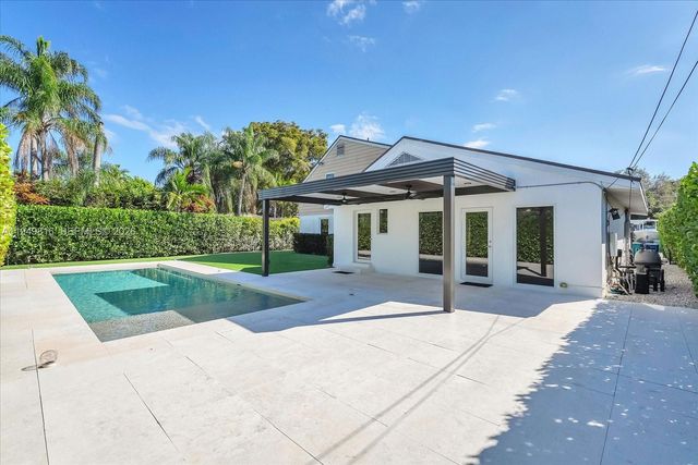 6735 SW 51st St, Miami, FL 33155