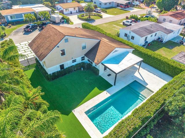 6735 SW 51st St, Miami, FL 33155