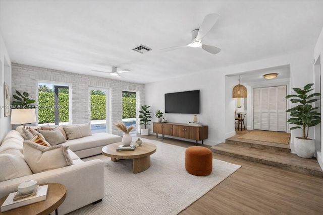 6735 SW 51st St, Miami, FL 33155