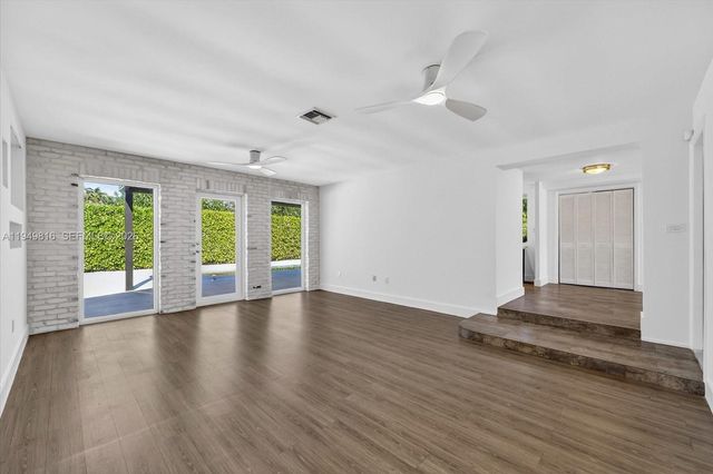 6735 SW 51st St, Miami, FL 33155