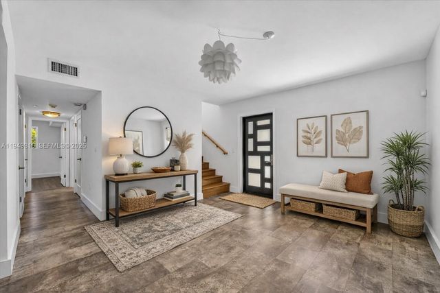 6735 SW 51st St, Miami, FL 33155