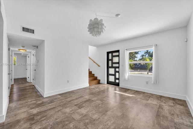 6735 SW 51st St, Miami, FL 33155