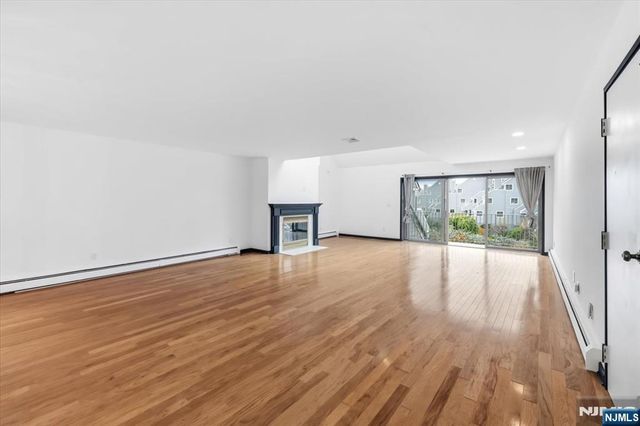 9B Cove Lane, North Bergen, NJ 07047