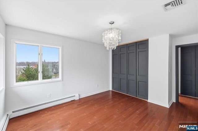 9B Cove Lane, North Bergen, NJ 07047